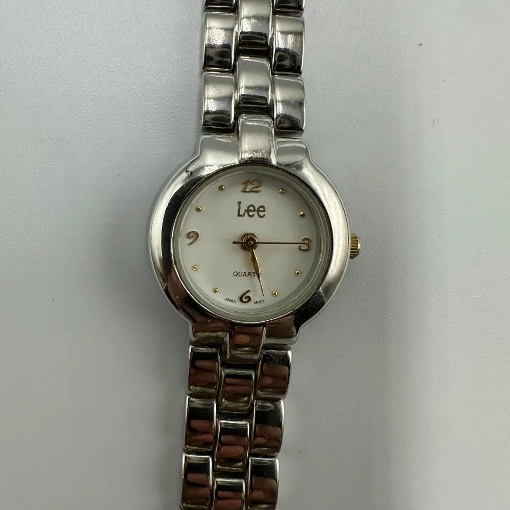 3/$30 Lee Watch Women Silver Tone White Dial 22MM Round Face New Battery 7.5